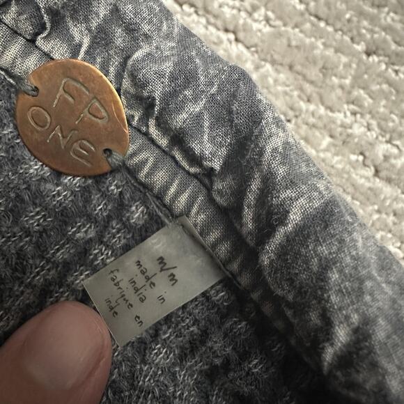 Free People FP One Shirt Womens Medium Gray Waffle Knit Button Up Relaxed Top - Picture 6 of 13
